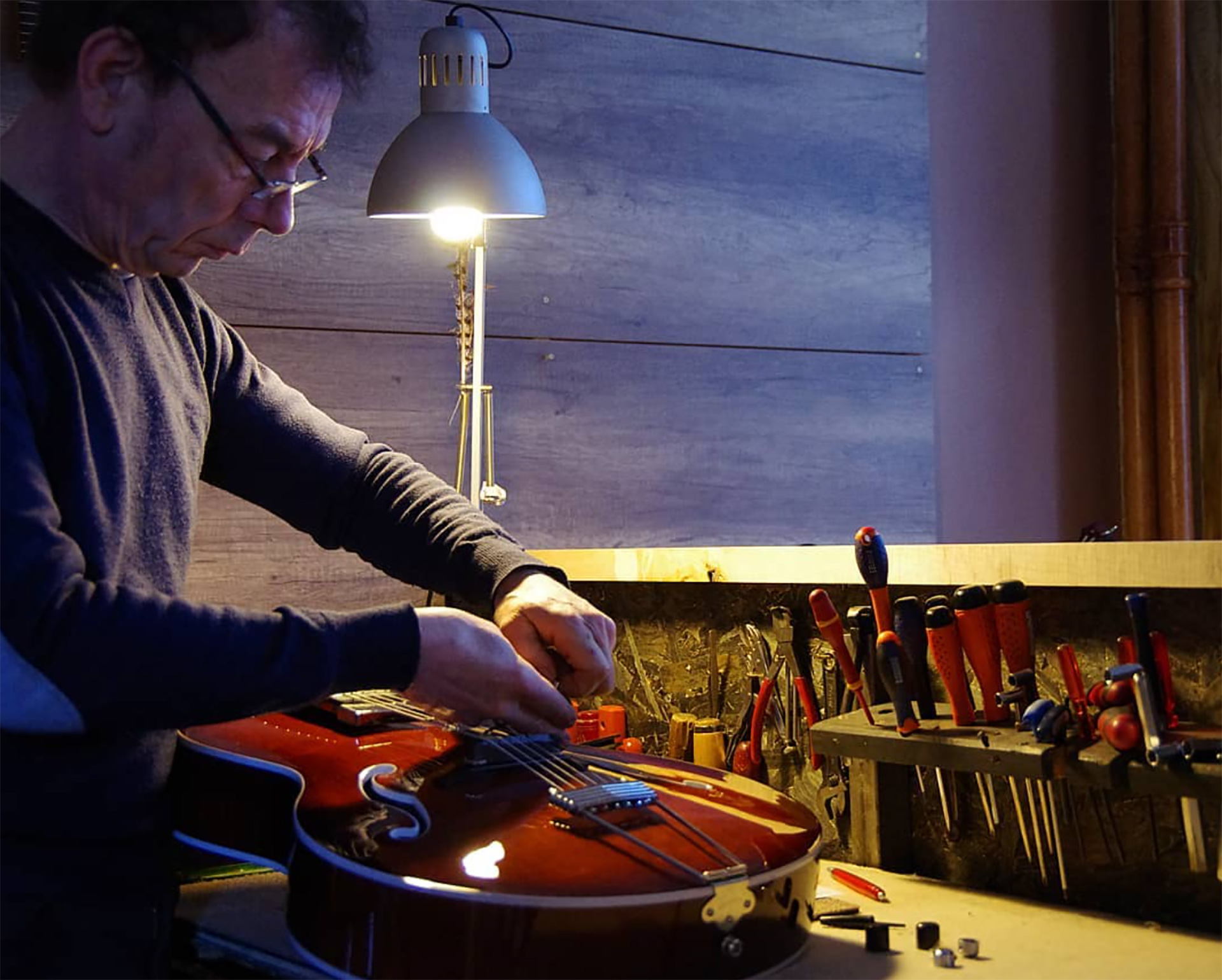 DNG-Guitares-Ets-Gregoire-Luthier-Paris-Prestations