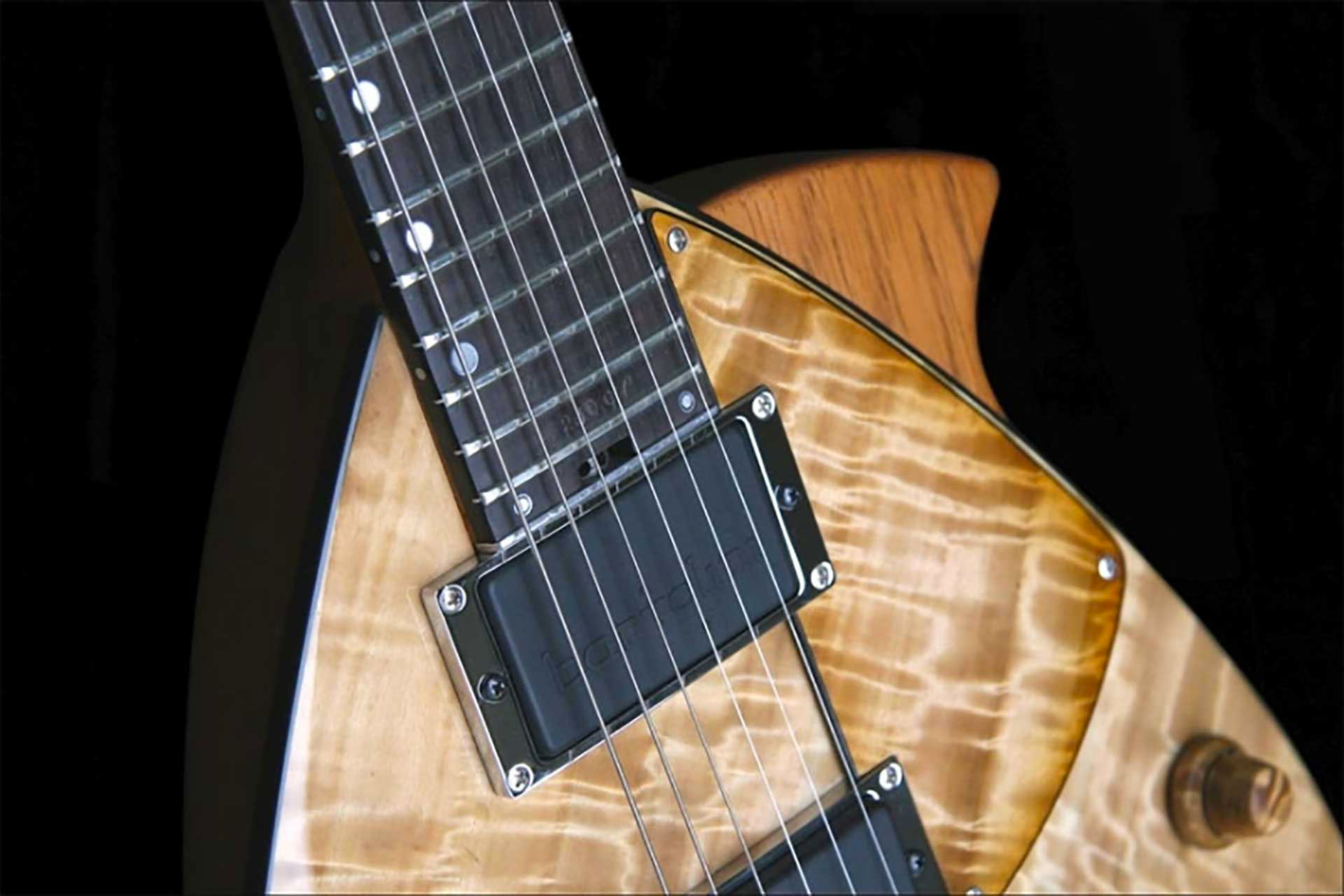 DNG-Guitares-Ets-Gregoire-Luthier-Paris-Comete-Zen-2-1920x1280